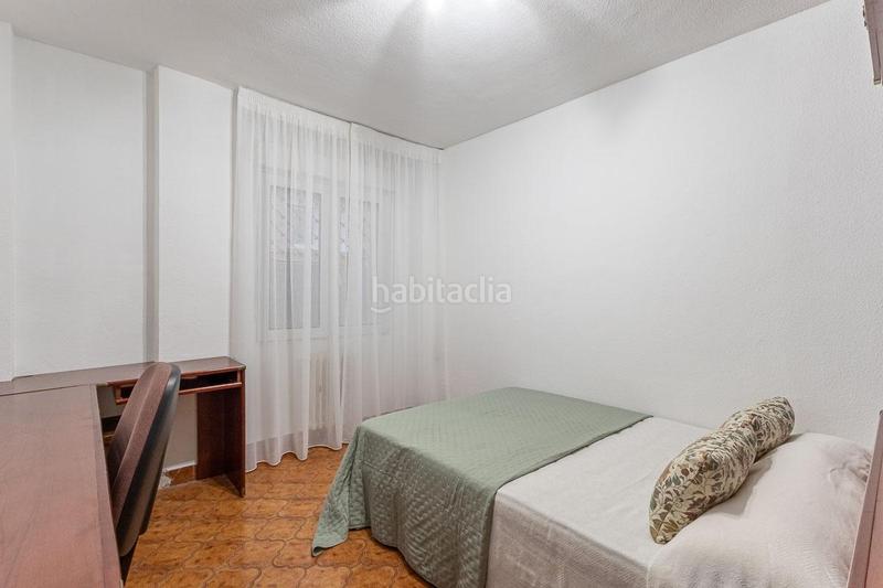 Foto 5457985d-3539-4182-a52f-c7bd8741363c. Pis a avenida de madrid 12 a San Ildefonso Granada