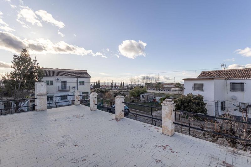 Foto aaf2d7f8-5c6e-457a-9916-ce070e210ab4. Casa a calle granada 57 a Barrio de la Vega Monachil