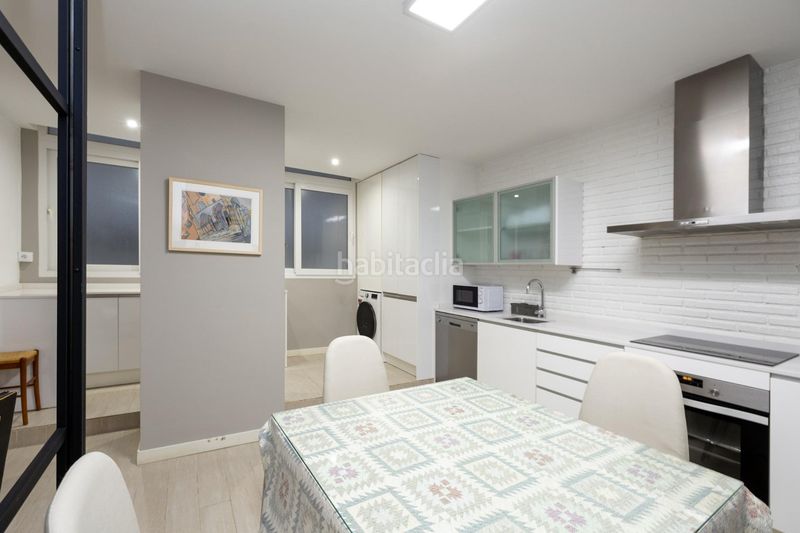 Foto c01e3727-e161-44cb-92de-2010b7fb69cd. Piso en calle pedro antonio de alarcon 9 espectacular piso de 4 dormitorios en pedro antonio de alarcón 9 en Granada