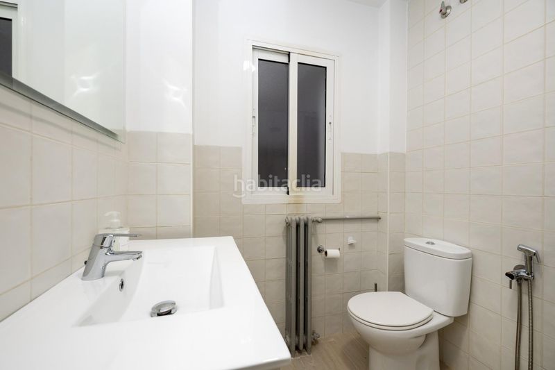 Foto edc259e8-8704-4ee3-bb33-5618ca512450. Piso en calle pedro antonio de alarcon 9 espectacular piso de 4 dormitorios en pedro antonio de alarcón 9 en Granada