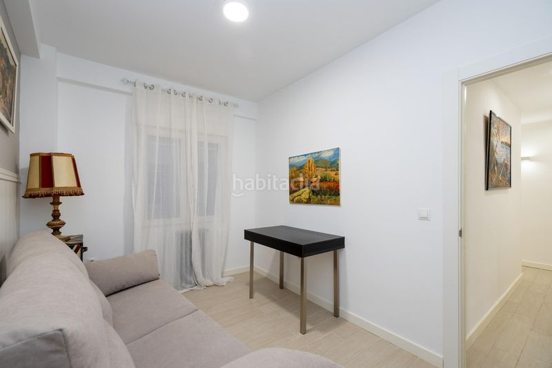 Foto f042506e-9b88-4810-977d-019cdc2c115f. Piso en calle pedro antonio de alarcon 9 espectacular piso de 4 dormitorios en pedro antonio de alarcón 9 en Granada