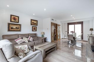 Casa adossada a Calle rauda 23. Gran adosada en carretera de la sierra