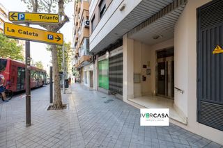 Local Comercial a Avenida doctor oloriz 5. Local comercial en venta  zona plaza de toros, granada