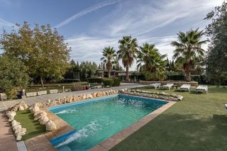 Masia  Avenida paraiso 151. Casa rural en funcionamiento en caparacena