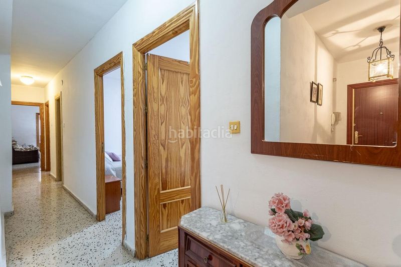 Foto 4a91ce7f-7490-4156-84b1-f5fdd3ea0b6c. Piso en calle de las caballerizas 2 piso 4 dormitorios en c san juan de dios . en Granada