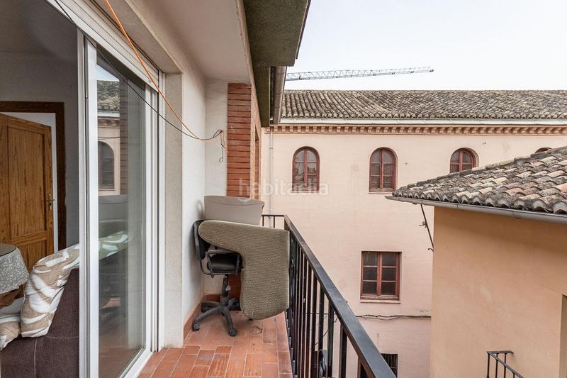 Foto 71815ea8-c4bd-4012-be7f-06ecb12f466d. Piso en calle de las caballerizas 2 piso 4 dormitorios en c san juan de dios . en Granada