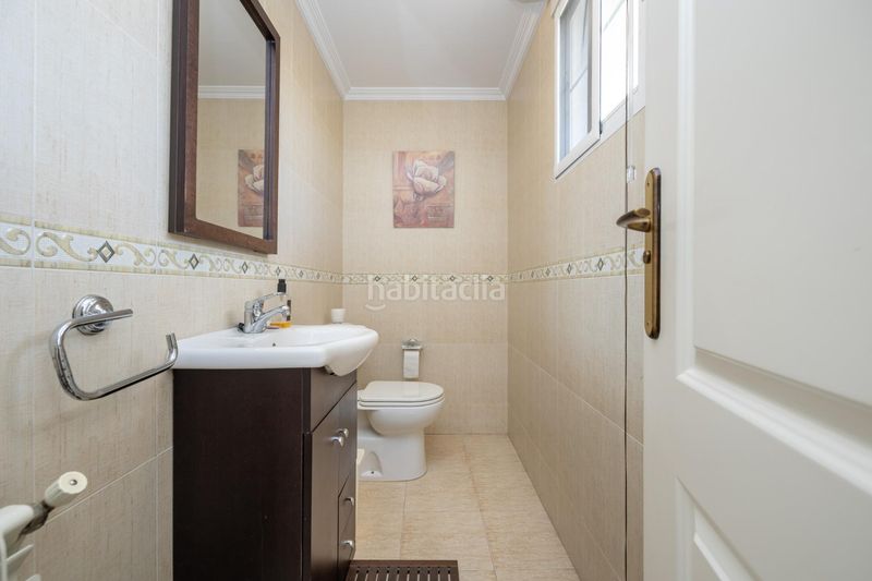 Foto 26ab036d-e8b2-42eb-9b58-7d0e7f0c4470. Casa pareada en maria pinet 10 bonita pareada con piscina comunitaria en Cenes de la Vega