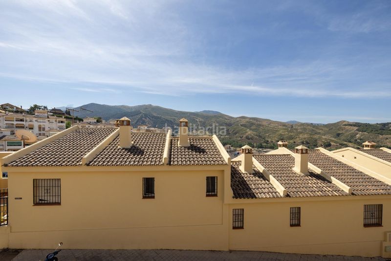 Foto 2e6cbb90-235b-422f-b093-234e6dfa893b. Casa pareada en maria pinet 10 bonita pareada con piscina comunitaria en Cenes de la Vega