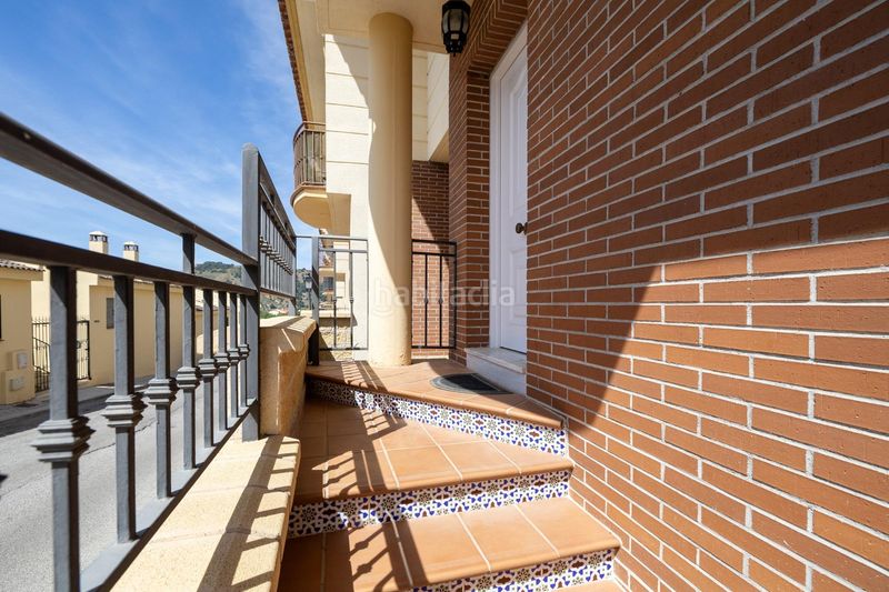 Foto 73fa76f6-1d64-4279-9ca5-c79f33b37931. Casa pareada en maria pinet 10 bonita pareada con piscina comunitaria en Cenes de la Vega