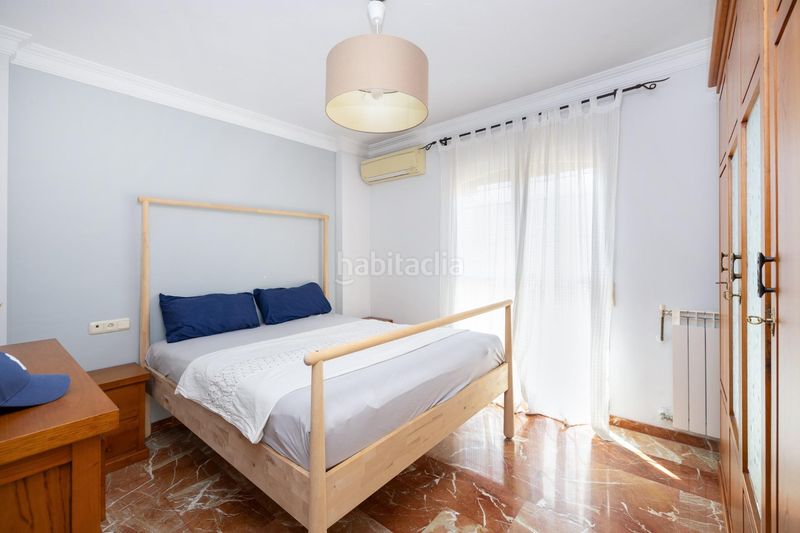 Foto 7aa3ce6e-1dc6-4d46-b14a-d76255684bf9. Casa pareada en maria pinet 10 bonita pareada con piscina comunitaria en Cenes de la Vega