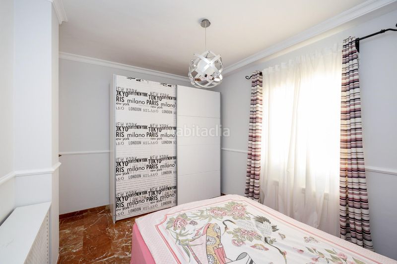 Foto a3220b3f-5fab-423d-b84c-f83bc88cd8a9. Casa pareada en maria pinet 10 bonita pareada con piscina comunitaria en Cenes de la Vega