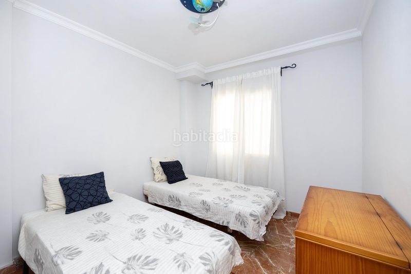 Foto b5d3424f-9ea2-4d8c-a873-544c02cb412f. Casa pareada en maria pinet 10 bonita pareada con piscina comunitaria en Cenes de la Vega