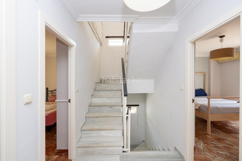 Foto c76a4a30-321b-4e7f-8a3d-04e54e2990e4. Casa pareada en maria pinet 10 bonita pareada con piscina comunitaria en Cenes de la Vega