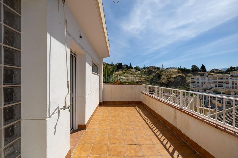 Foto e8e4cfc2-a830-4f29-a2d4-059838f143e2. Casa pareada en maria pinet 10 bonita pareada con piscina comunitaria en Cenes de la Vega