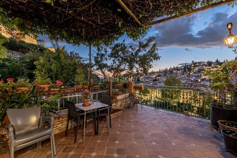 Foto 41ec33ee-a2fc-4c02-bebb-40569bdbddc8. Casa en cuesta rey chico preciosa casa con vistas a la alhambra en Granada