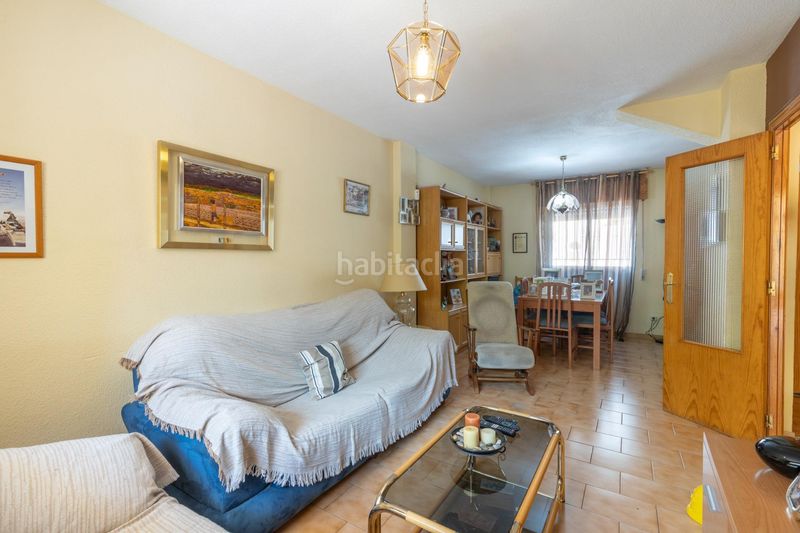 Foto cd516a8f-e7d2-4304-bb6e-a35320354c20. Casa adossada amb calefacció aparcament a Avda. De los Ogíjares Armilla