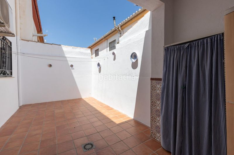 Foto e9d13912-d119-4b74-b2d5-052c9f8b87b6. Casa adossada amb calefacció aparcament a Avda. De los Ogíjares Armilla
