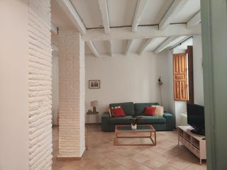 Location Maison  De rodrigo del campo. Cuatro estudiantes de master o ultimo curso de carrera