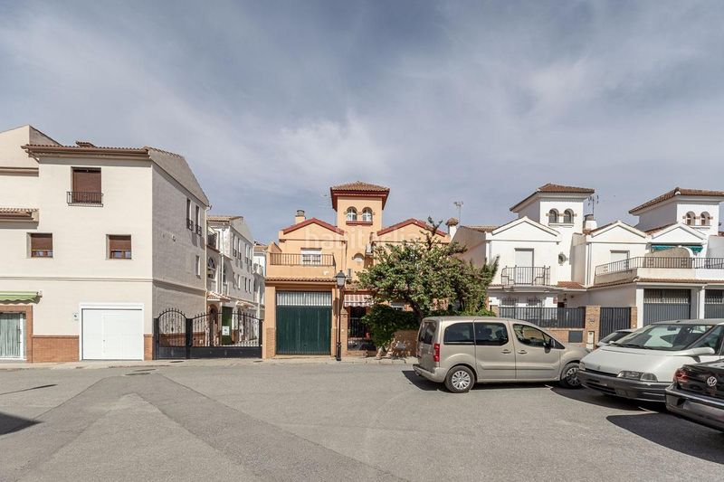 Foto 95c719eb-d14e-45a1-bbed-1f7c09f346ee. Chalet in calle severo ochoa 31 in Santa Fe
