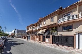 Casa a schiera  Calle de jerónimo de rueda 34. Casa en cullar vega con todas las comodidades a tu alcance.