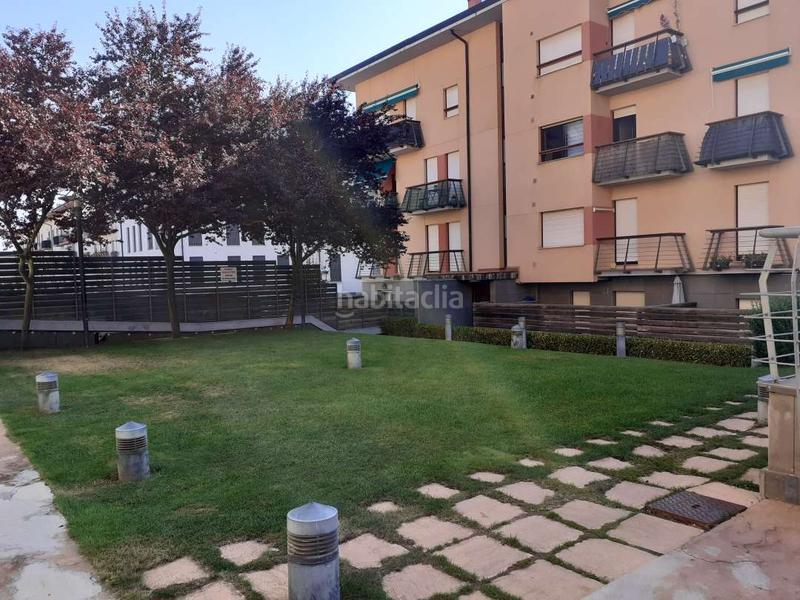 Foto e523be61-5c90-4e3e-833d-766822b9f218. Dúplex magnífico piso en urbanización con piscina en Ezcaray