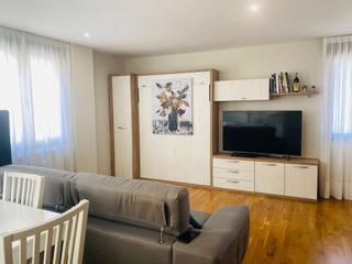 Appartement à Zorraquín. Dúplex usarena con piscina