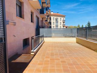 Pis a Ezcaray. Piso con terraza excepcional, piscina y txoko!!