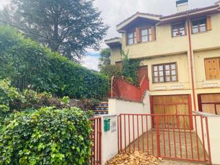 Xalet a Ezcaray. Chalet con jardín privado