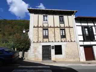 Casa a Albiztur. Casa de 4 plantas con terreno en albiztur