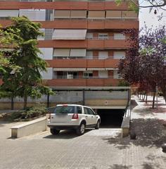 Aparcament cotxe a Centrevila. Plaza de parking en fàbrica nova