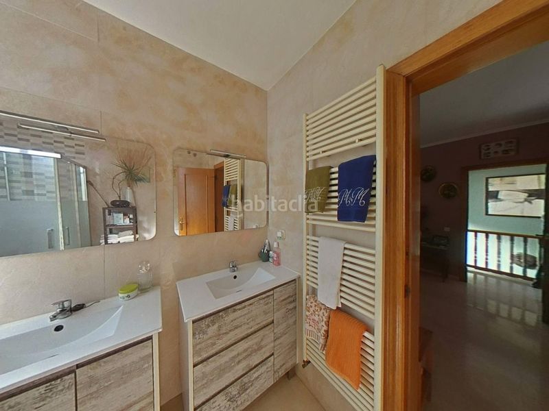Foto 5a9fe8a4-0026-4b15-bd65-416faf91e532. Chalet avec parking dans Santa Maria Vilanova i la Geltrú