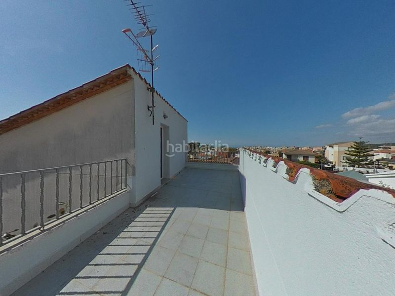 Foto 8865e8c9-e5c1-4f35-8e67-55a24e33fddc. Chalet avec parking dans Santa Maria Vilanova i la Geltrú