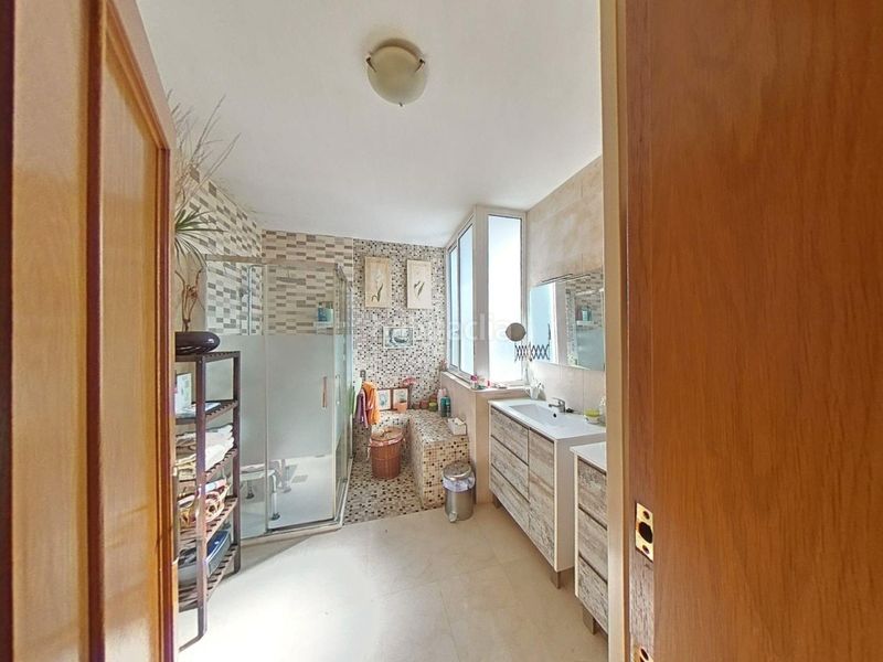 Foto b3acc8ce-d723-455a-bed1-6915c2be2ed9. Chalet avec parking dans Santa Maria Vilanova i la Geltrú