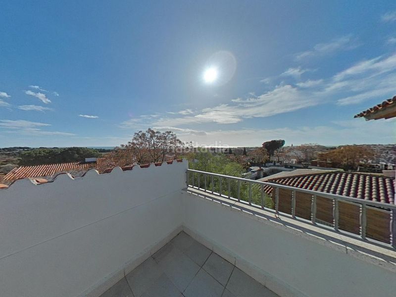 Foto debe6d58-bb87-46f8-bba6-1763fd595f62. Chalet avec parking dans Santa Maria Vilanova i la Geltrú