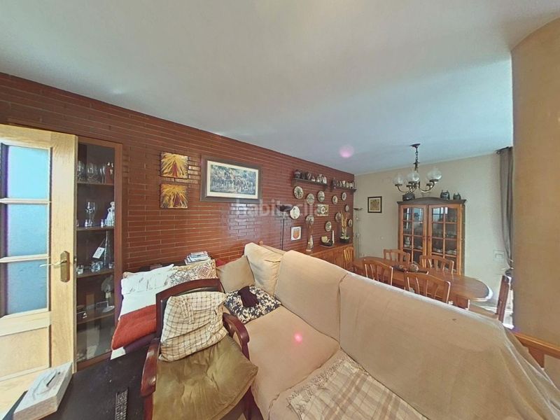 Foto e2faf3c2-3005-477a-b621-241fcb110871. Chalet avec parking dans Santa Maria Vilanova i la Geltrú