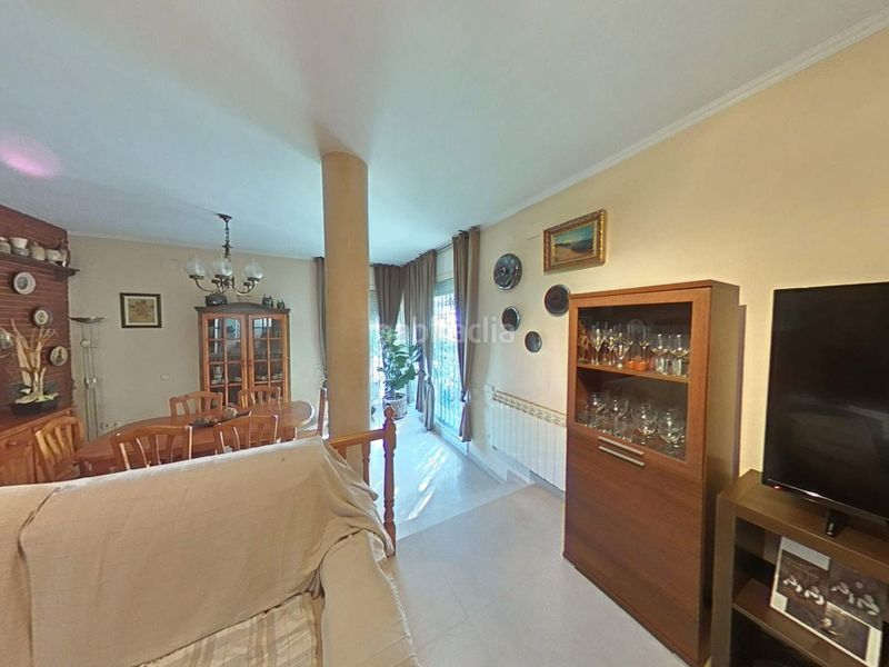 Foto f737d95e-7f2d-42f0-930a-3585ee83a554. Chalet avec parking dans Santa Maria Vilanova i la Geltrú