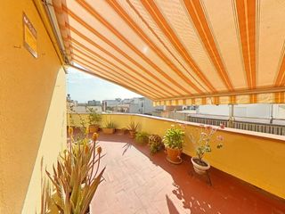Àtic  Carrer josep pers i ricart. Ático con amplia terraza de 60 m2 en el centro