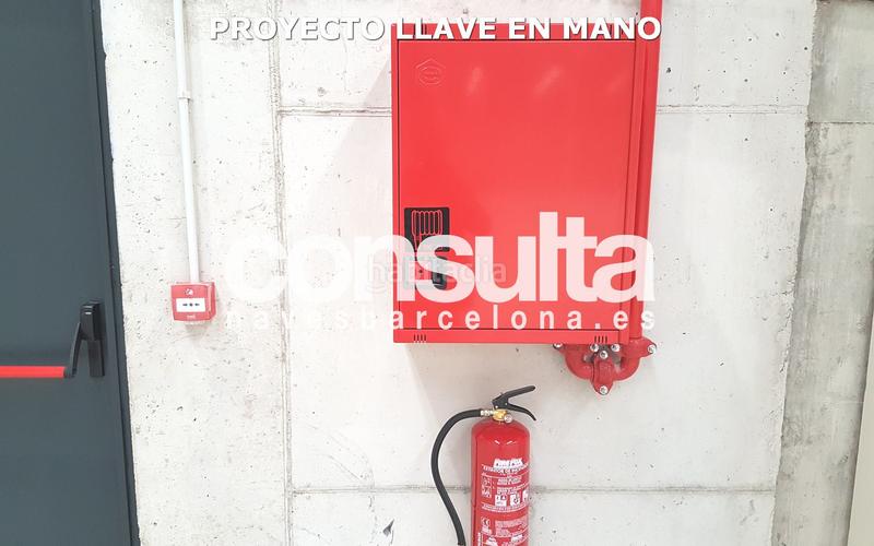 Foto d65f9e05-fb01-4ea0-be13-317359f4c9dd. Industrial building in carrer del pintor joan miró 4 in Polinyà