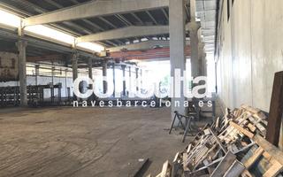 Rent Industrial building in Poligono la serra 4. 13 puentes grúa