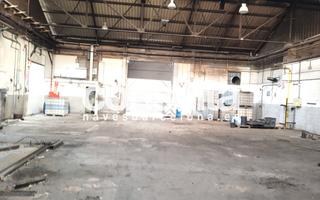 Bâtiment à usage industriel à Carrer d'ildefons cerdà 12. A reformar