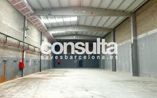 Fabrikhalle in Avinguda de la Marina 56e
