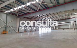 Lloguer Nau industrial a Carrer de la font 2. 20 muelles de carga y descarga
