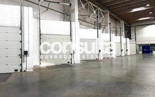 Lloguer Nau industrial a Carrer mestral 28. Nave logstica con 7 muelles de carga y descarga