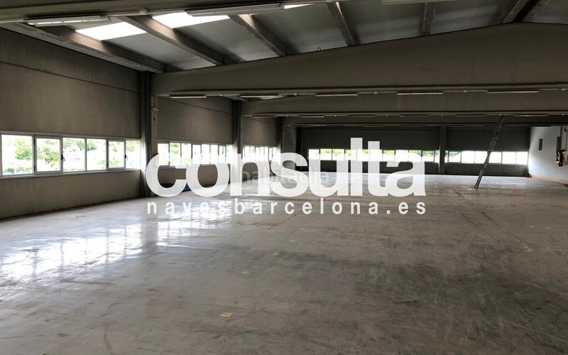 Foto 1b99dedd-c508-4980-a627-734b928b5aff. Rent industrial building in carrer de les nuadores 18 in Olesa de Montserrat