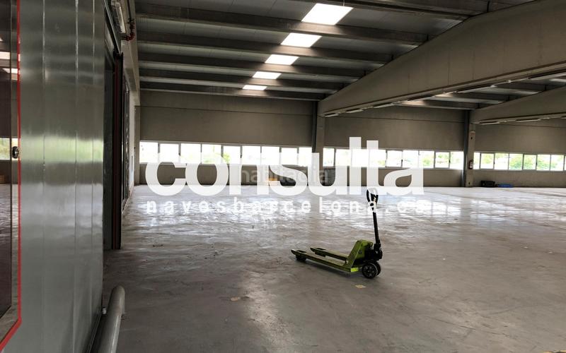 Foto 288c1750-bfb2-4f68-803f-50510050254a. Rent industrial building in carrer de les nuadores 18 in Olesa de Montserrat