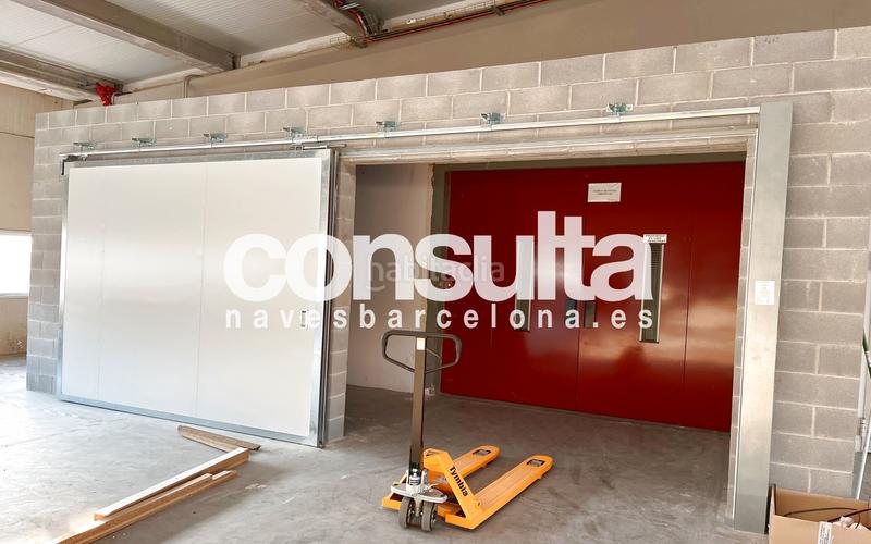 Foto c5d90029-504f-452b-a36d-bf23cebfd17e. Rent industrial building in carrer de les nuadores 18 in Olesa de Montserrat
