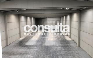 Lloguer Nau industrial a Carrer de les nuadores 18. Nave logstica con 8 muelles de carga y descarga