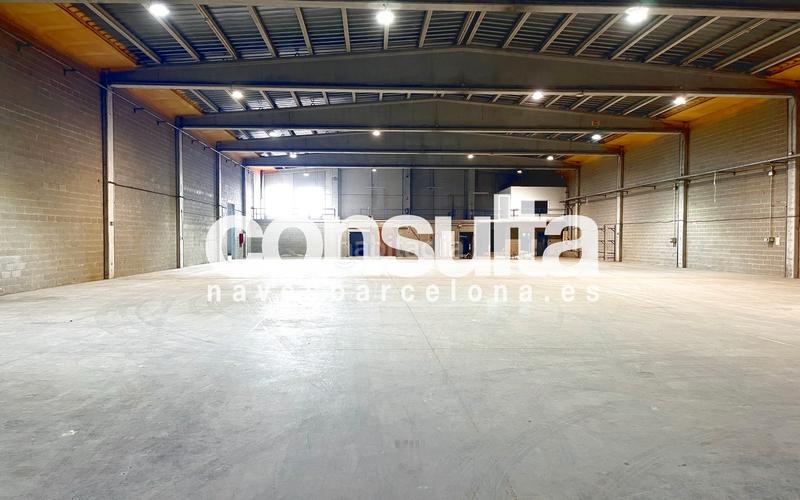 Foto 5283d7db-fa76-4bf9-844c-fd4fad0db158. Alquiler nave industrial en avinguda can bordoll 92 2 muelles de carga y descarga en Sabadell