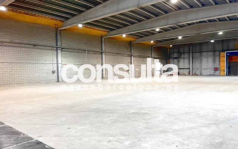 Foto f57da04e-74db-4a49-a2f5-cc67152a97c4. Lloguer nau industrial a avinguda can bordoll 92 a Sabadell