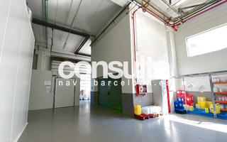Lloguer Nau industrial a Passatge de can muntanyola 62. 2 muelles de carga y descarga